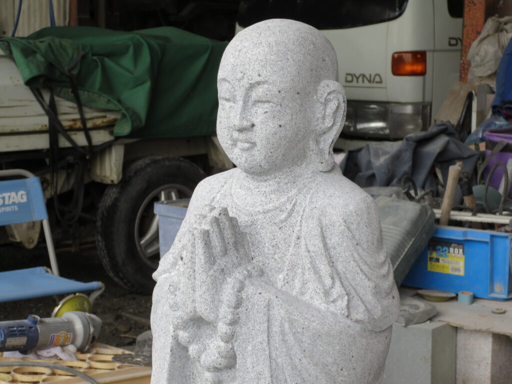 合掌地蔵尊