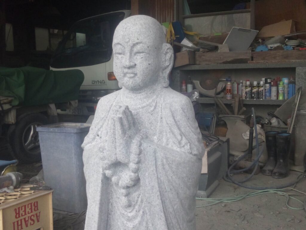 合掌地蔵尊