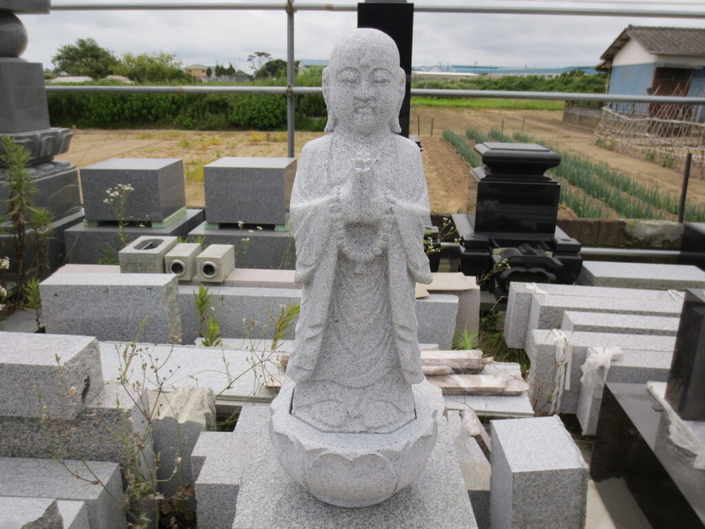 合掌地蔵尊