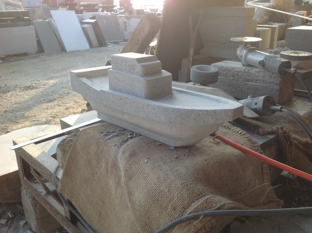 石材彫刻作品-船-