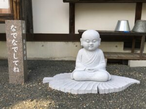 石材彫刻作品【なでなで地蔵】